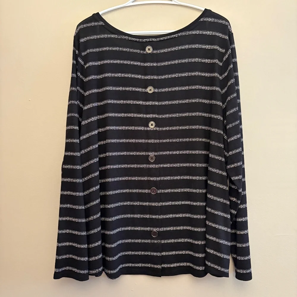 Reitmans Black & White Striped Knit Top with Button Back – Plus Size 3X EUC - Picture 8 of 13